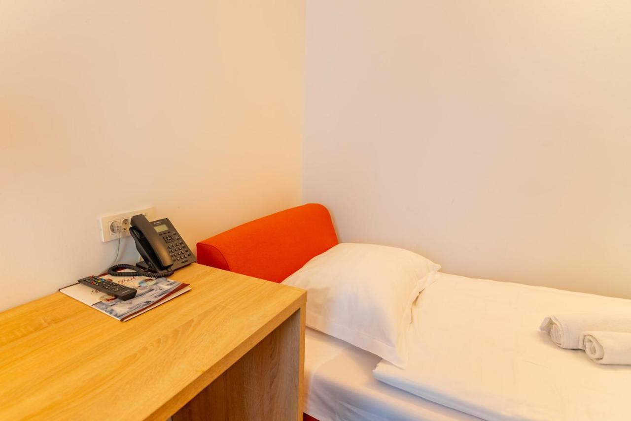 Hotel Park Superior 3* Cakovec Ngoại thất bức ảnh